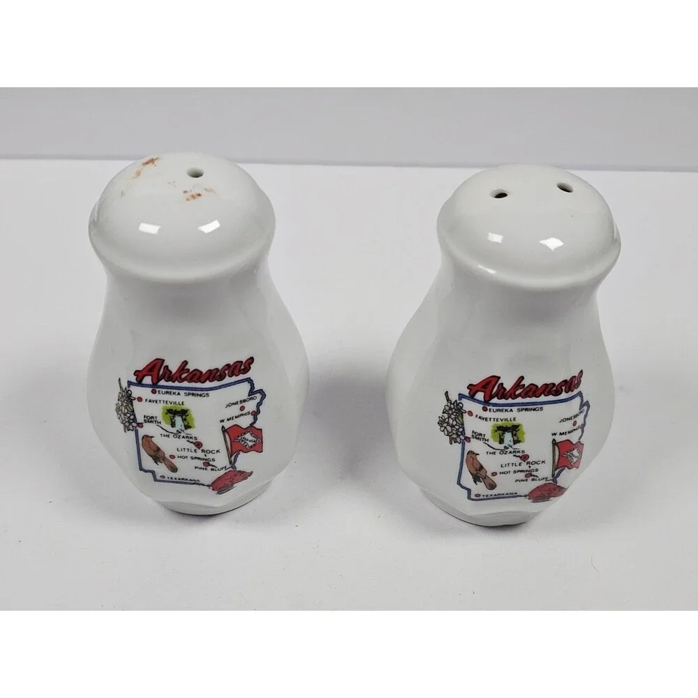 Arkansas Souvenir Salt and Pepper Set State Map